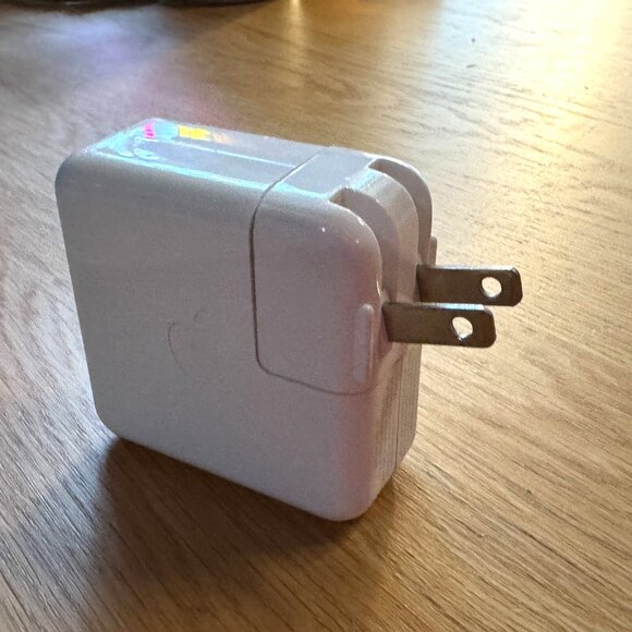 Apple Power Supplies: iPod USB Power Adapter, Model A1102, OEM, Circa 2005 - Picture 9 of 12